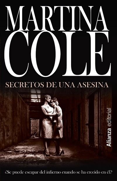 SECRETOS DE UNA ASESINA | 9788420675923 | COLE, MARTINA | Llibreria La Gralla | Llibreria online de Granollers