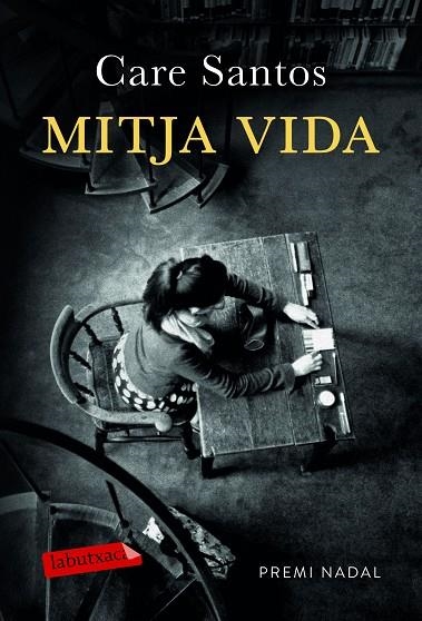 MITJA VIDA (BUTXACA) | 9788417031558 | SANTOS, CARE | Llibreria La Gralla | Librería online de Granollers
