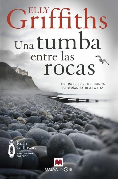 TUMBA ENTRE LAS ROCAS, UNA  | 9788419110121 | GRIFFITHS, ELLY | Llibreria La Gralla | Librería online de Granollers