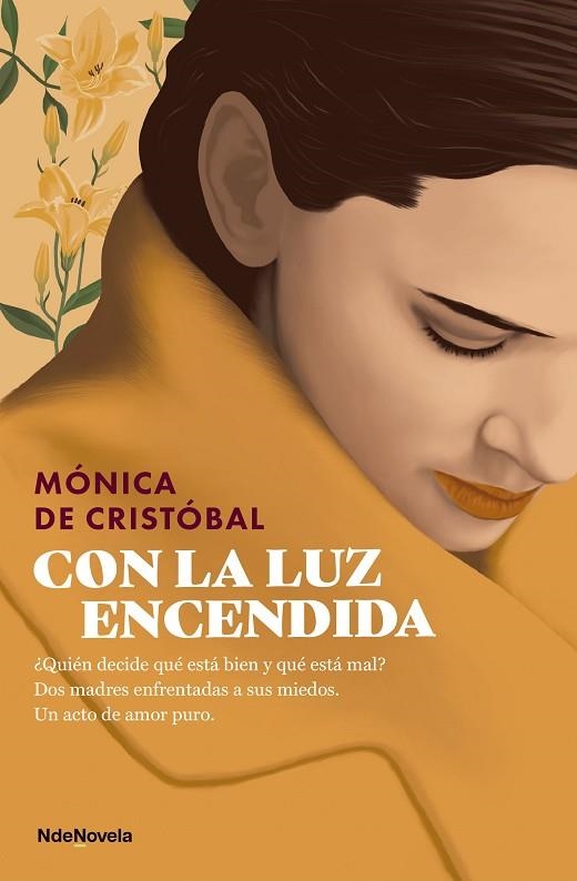 CON LA LUZ ENCENDIDA | 9788410140141 | CRISTÓBAL, MÓNICA DE | Llibreria La Gralla | Llibreria online de Granollers